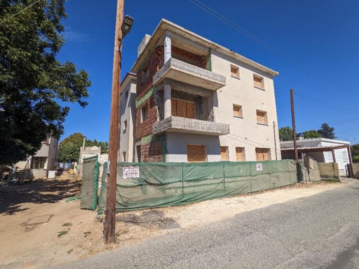 Image No.1-6 Bed Apartment for sale