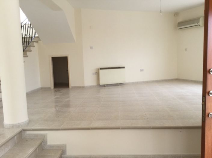 Image No.2-4 Bed House for sale