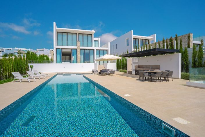 Image No.1-3 Bed Villa for sale