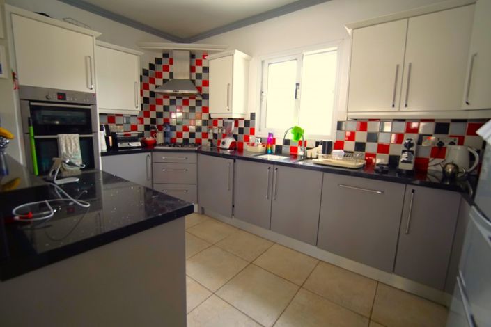 Image No.6-3 Bed Villa for sale