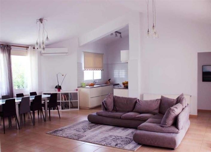 Image No.1-4 Bed House for sale