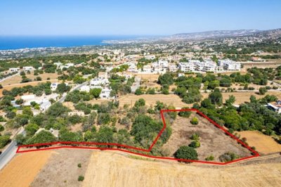 Residential field in Tremithousa, Paphos