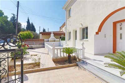 Detached Villa For Sale  in  Select Location