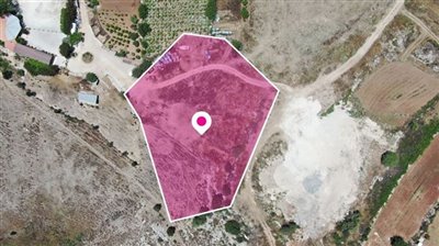 Mixed Residential/Special Protection zoned Field in Kathikas, Paphos