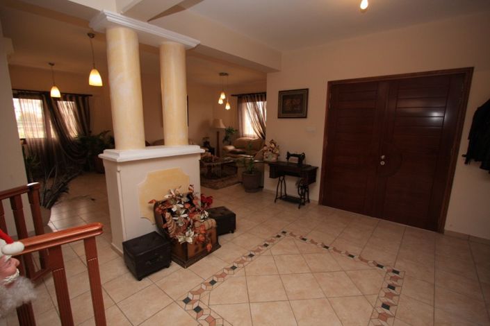 Image No.6-Villa de 4 chambres à vendre à Chlorakas