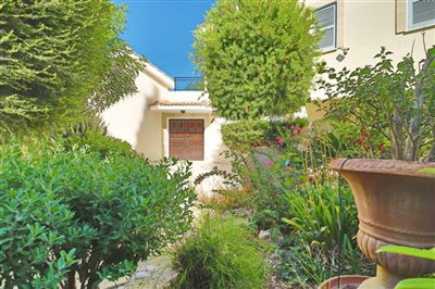 Detached Villa For Sale  in  Neo Chorio