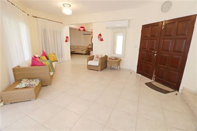 Detached Villa For Sale  in  Neo Chorio
