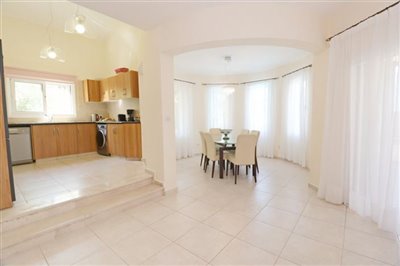 Detached Villa For Sale  in  Neo Chorio