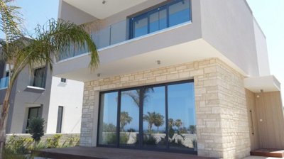 Detached Villa For Sale  in  Chlorakas