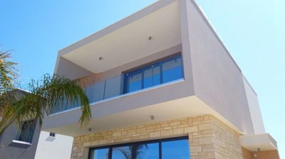 Detached Villa For Sale  in  Chlorakas