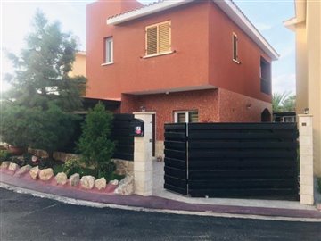 Detached Villa For Sale  in  Kato Pafos