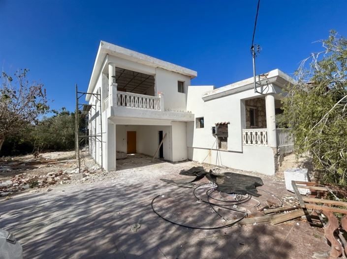 Image No.1-4 Bed Villa for sale