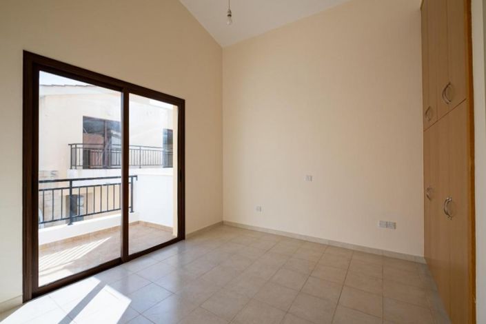 Image No.10-2 Bed Townhouse for sale