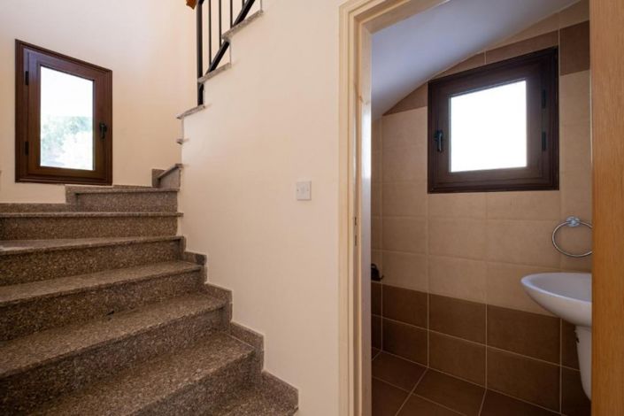 Image No.2-3 Bed Townhouse for sale