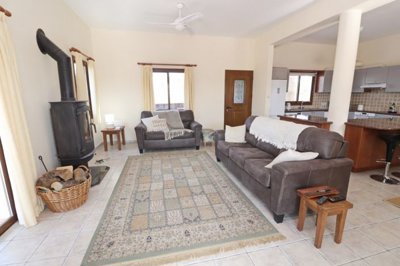 Detached Villa For Sale  in  Kathikas
