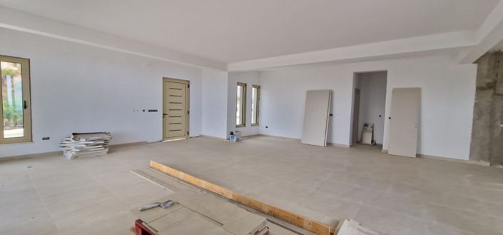 Image No.8-3 Bed Villa for sale