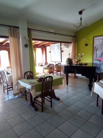 Image No.2-Commercial à vendre à Tala