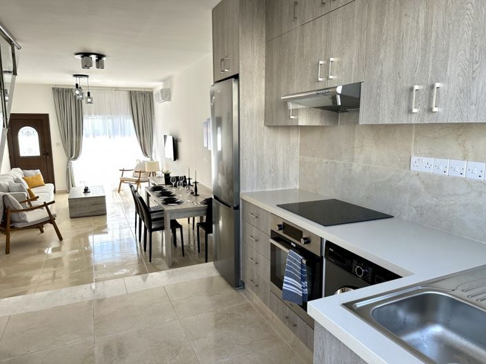 Image No.10-2 Bed Townhouse for sale