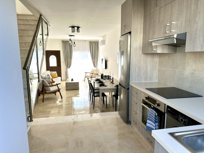 Image No.8-2 Bed Townhouse for sale