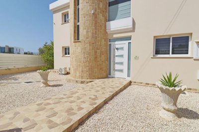 Detached Villa For Sale  in  St George Peyia