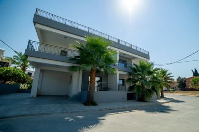 Apartment For Sale  in  Tombs of the Kings