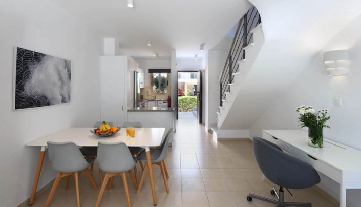 Image No.2-2 Bed Townhouse for sale