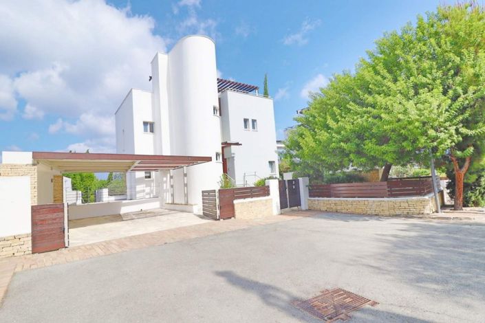 Image No.1-4 Bed Villa for sale