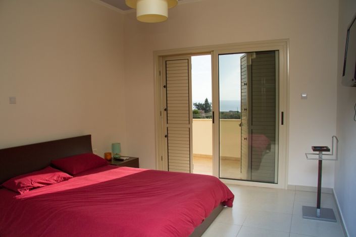 Image No.7-8 Bed Villa for sale