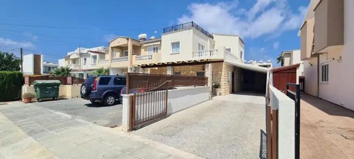 Image No.1-3 Bed Villa for sale