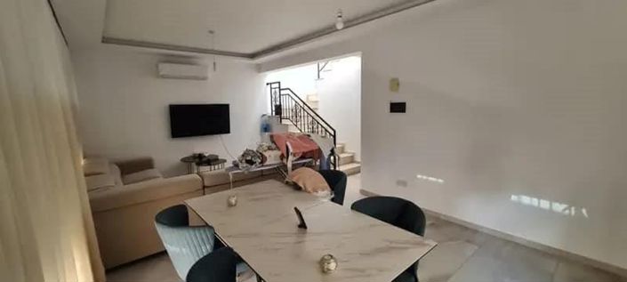 Image No.6-3 Bed House for sale