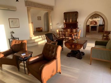 Detached Villa For Sale  in  Kamares
