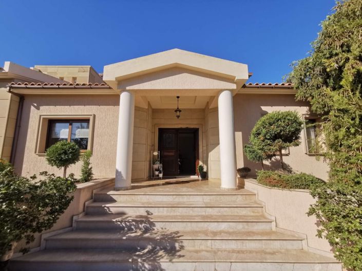 Image No.2-4 Bed Villa for sale