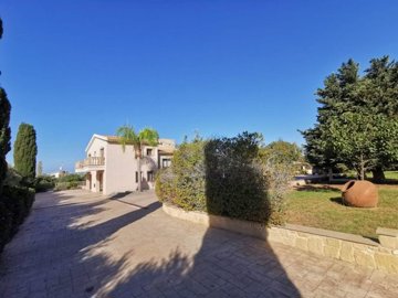 Detached Villa For Sale  in  Empa