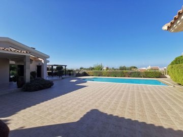Detached Villa For Sale  in  Empa
