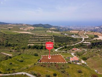 1 - Kathikas, Land