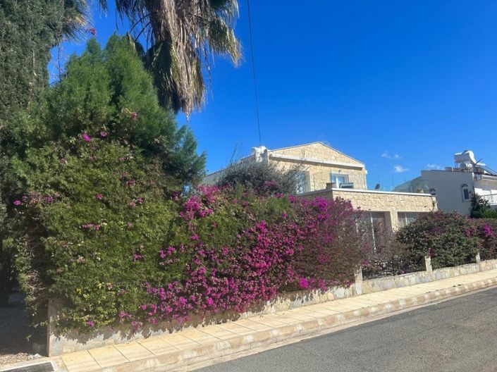 Image No.1-4 Bed Villa for sale