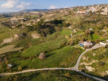 Residential Land  For Sale  in  Armou