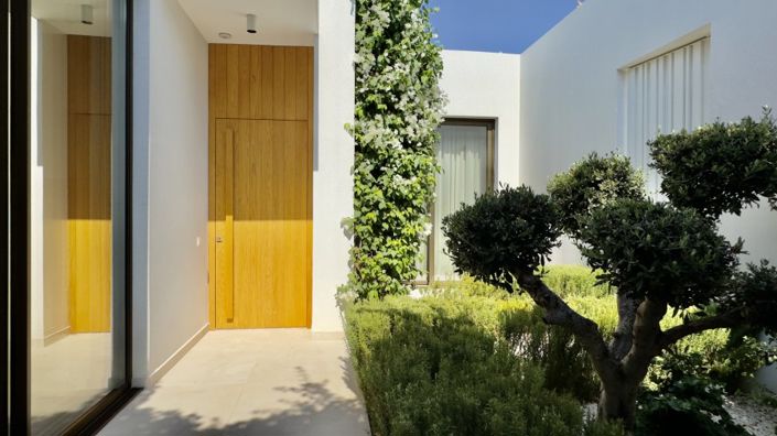 Image No.1-3 Bed Villa for sale