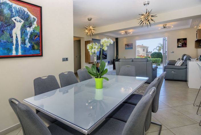 Image No.9-Villa de 4 chambres à vendre à Neon Chorion