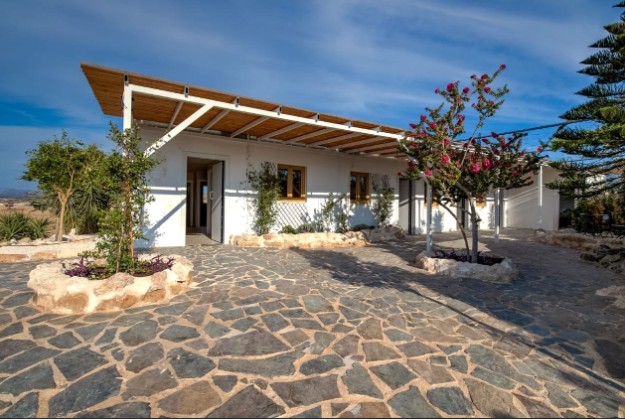 Image No.2-4 Bed House for sale