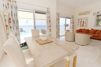Detached Villa For Sale  in  Coral Bay