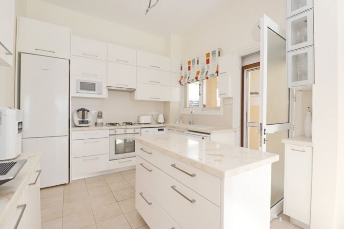 Image No.8-4 Bed Villa for sale