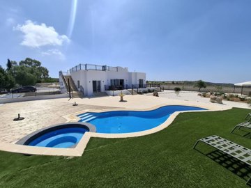 1 - Kathikas, Villa