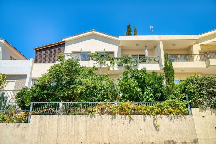 Image No.1-3 Bed Villa for sale