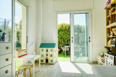 Detached Villa For Sale  in  Anavargos
