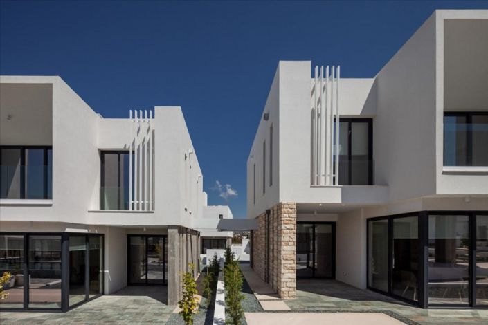 Image No.2-4 Bed Villa for sale