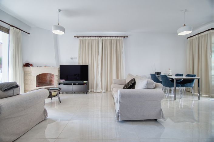 Image No.8-3 Bed Villa for sale