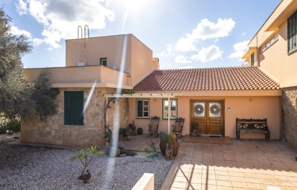 Image No.2-Villa de 6 chambres à vendre à Sea Caves