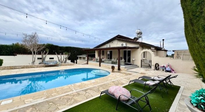 Image No.1-Villa de 5 chambres à vendre à Tala
