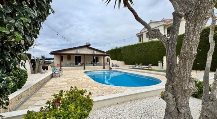 Image No.3-5 Bed Bungalow for sale